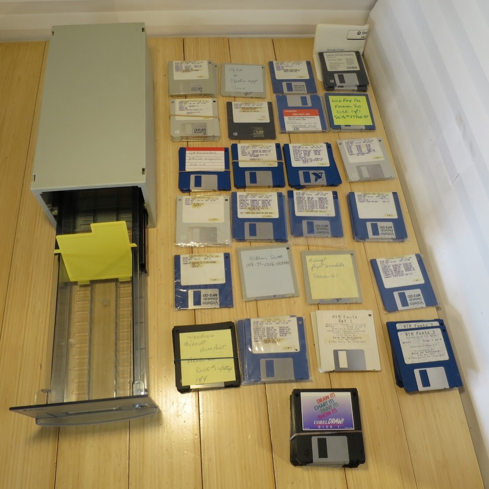 Untested Lot of PC Computer Software 3.5 in. Floppy Disks in Banx Storage Caddy - Picture 3 of 16